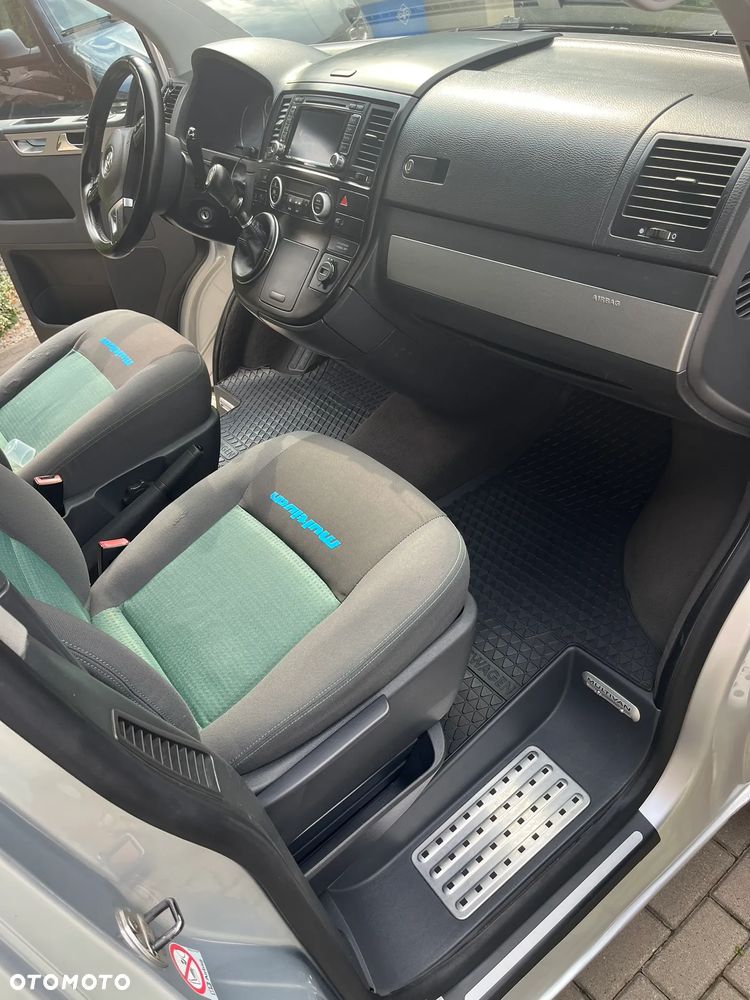 Volkswagen Multivan - 12