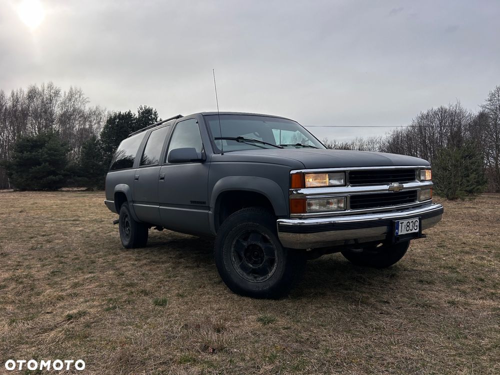 Chevrolet Suburban - 2