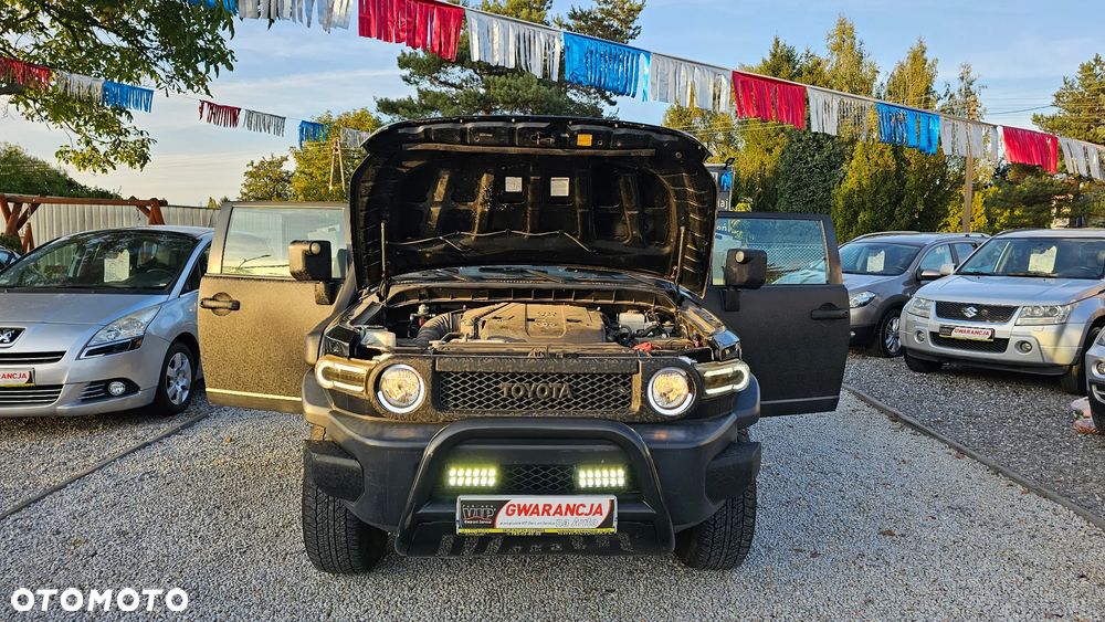 Toyota FJ - 9