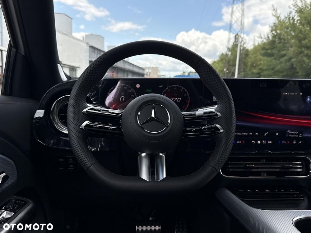 Mercedes-Benz GLB - 21