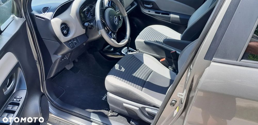 Toyota Yaris - 5