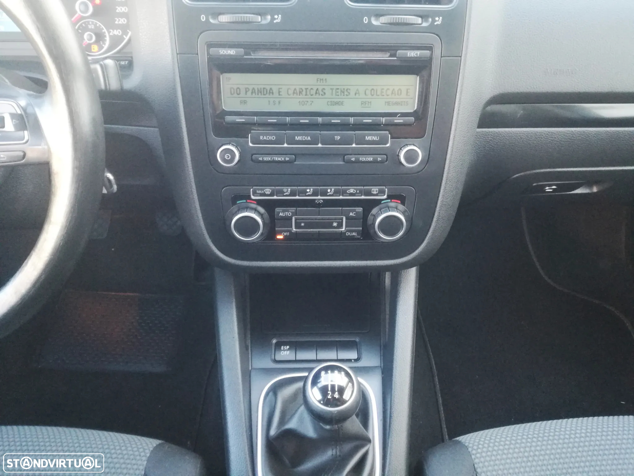 VW Jetta 1.6 TDi Confortline - 18