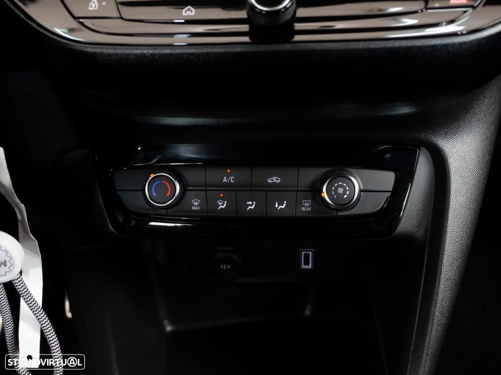 Opel Corsa 1.2 T Hybrid EdCT - 33