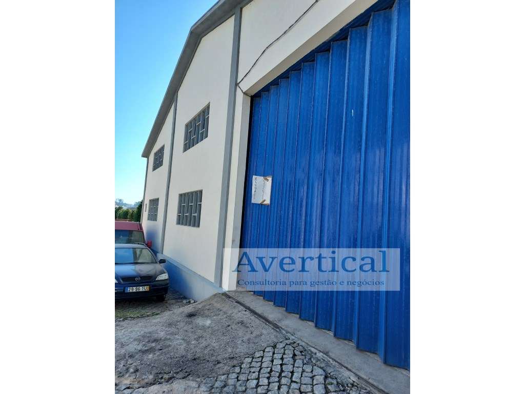 Armazém Industrial 800m2 - Junto nó da A4 - S. Mamede Infesta - Grande imagem: 2/8