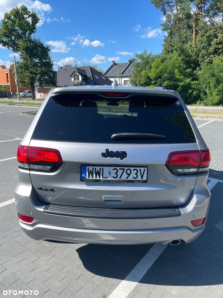Jeep Grand Cherokee - 15