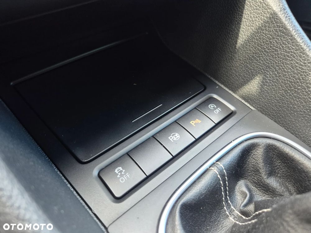 Volkswagen Golf 1.2 TSI BlueMotion Technology MATCH - 24