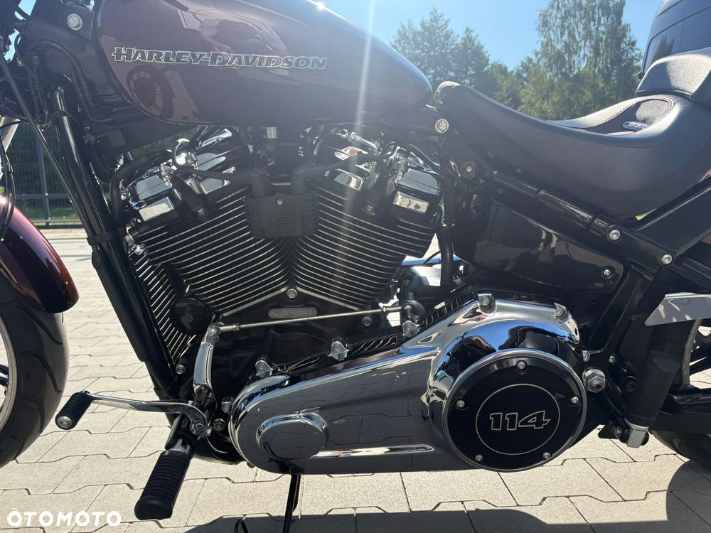Harley-Davidson Softail Breakout - 17