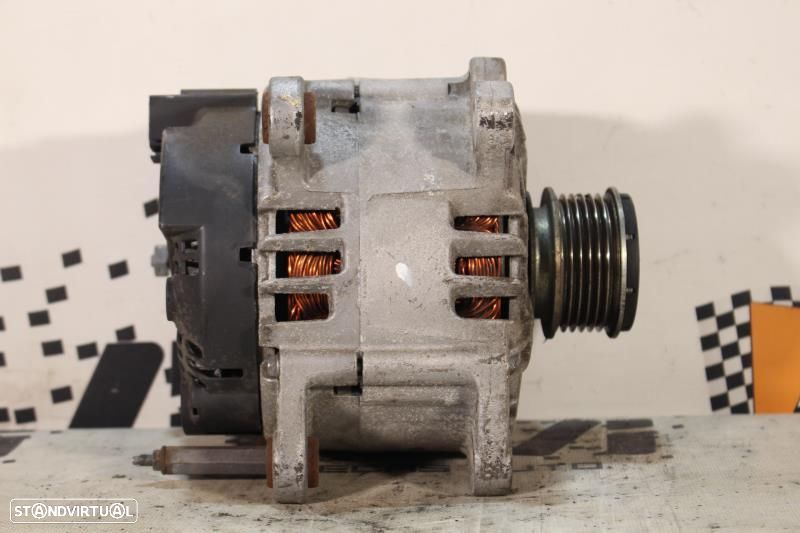 Alternador Volkswagen Golf Vi (5K1)  03L903023f / Tg14c026 / 2607703A - 6