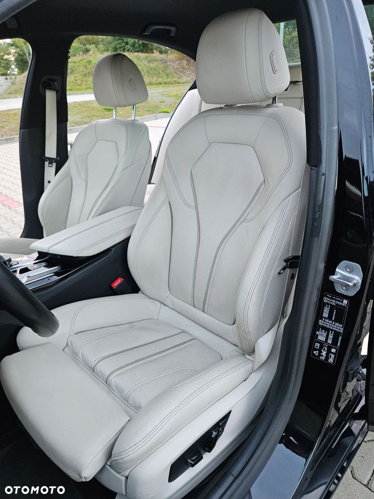 BMW Seria 5 530i xDrive Luxury Line - 9