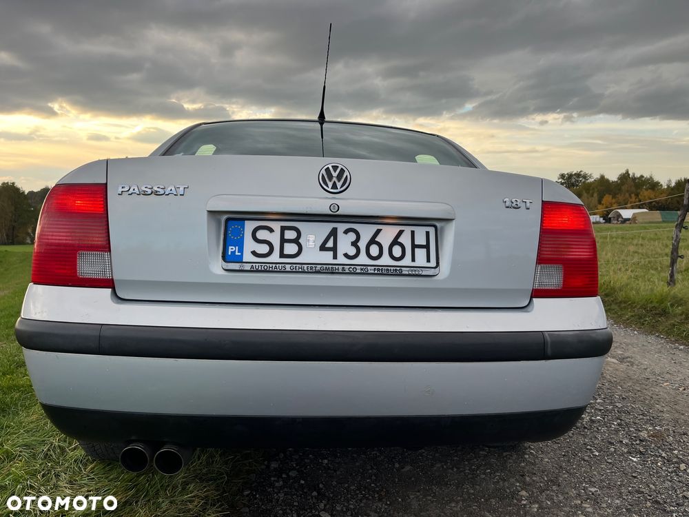 Volkswagen Passat 1.8T Comfortline - 34
