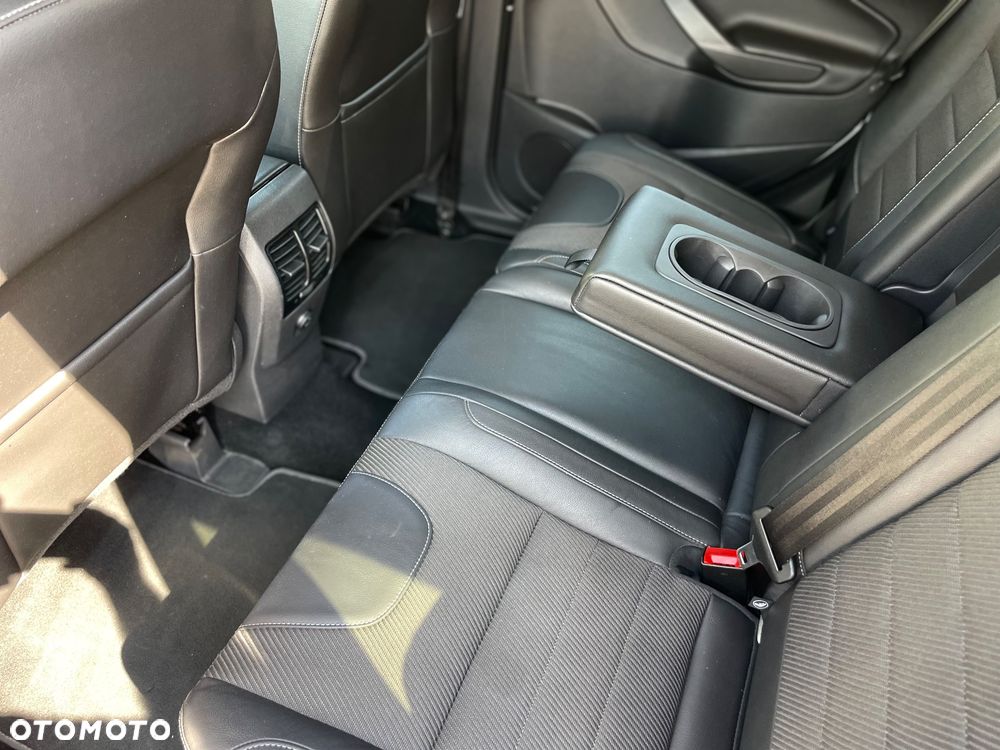 Ford Kuga 2.0 TDCi 2x4 Titanium - 12