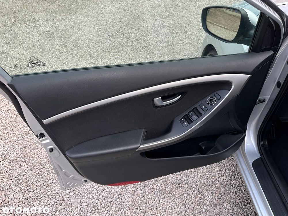 Hyundai i30 i30cw 1.6 CRDi Trend - 32