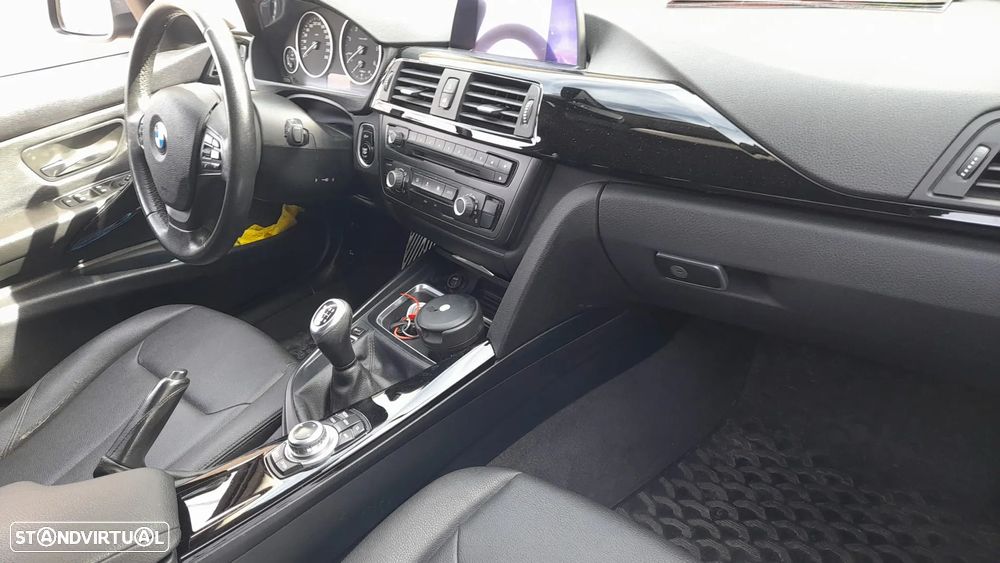 BMW 318 d Touring Blue Performance Luxury Line - 14