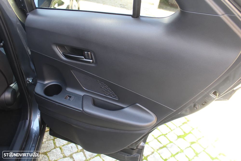 Toyota C-HR 2.0 Hybrid Exclusive+P.Luxury - 29