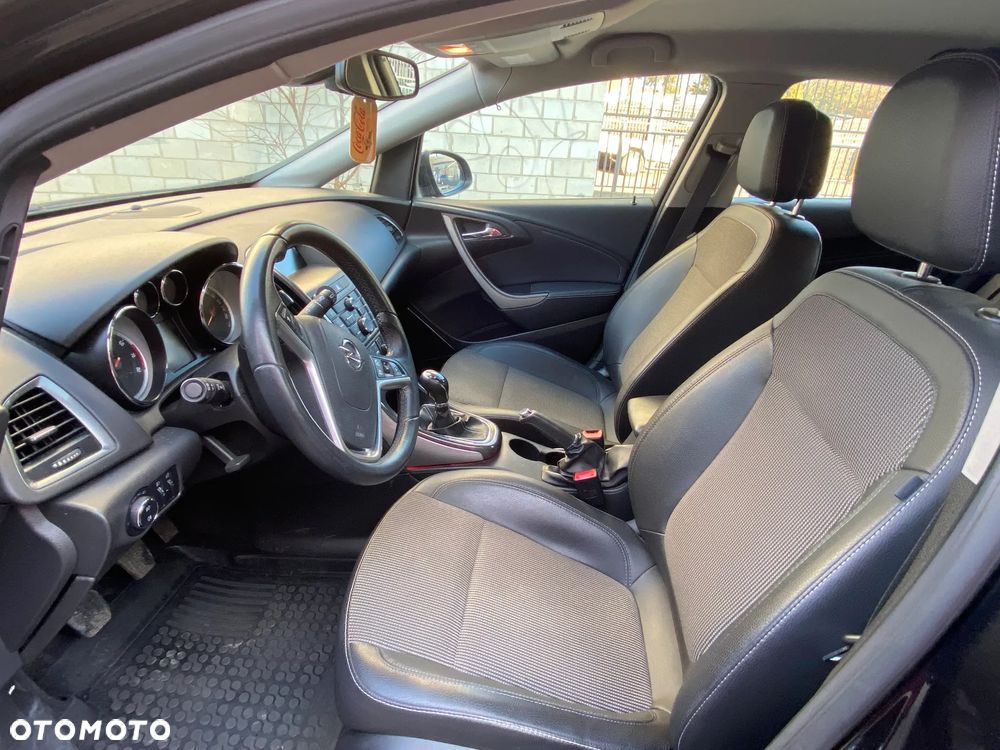 Opel Astra ver-1-4-turbo-cosmo - 11