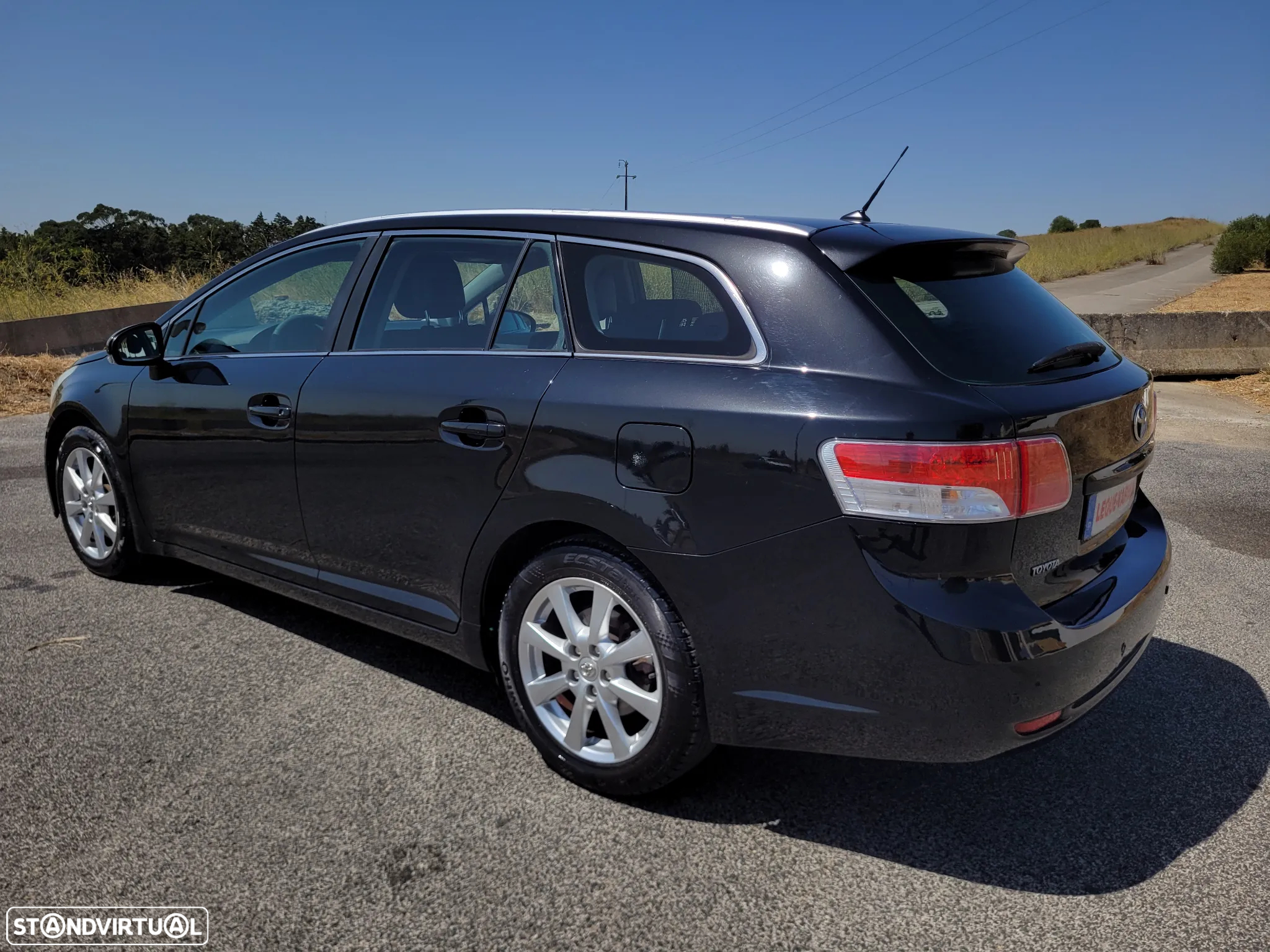 Toyota Avensis SW 2.0 D-4D - 27