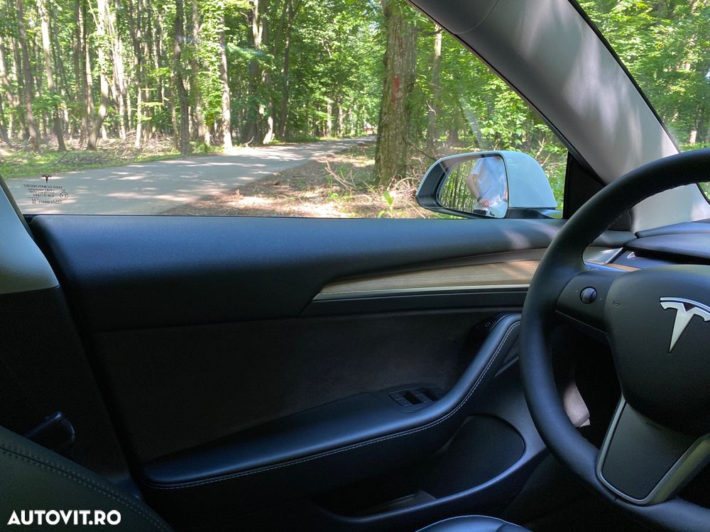 Tesla Model 3 - 29