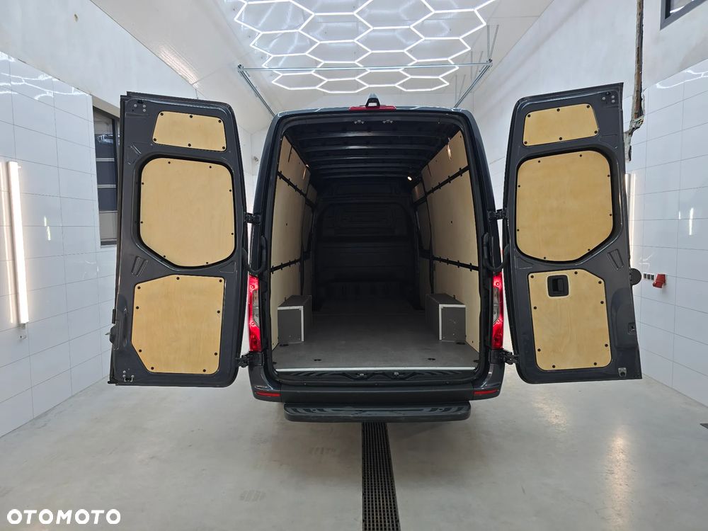 Mercedes-Benz SPRINTER 319 3.0 V6 CDI AUTOMAT 4,40Cm Długi SERWIS ASO MERCEDES-BENZ DO OSTATNIEGO km SALON PL FUL LED HIGH PERFORMANCE MBUX z ekranem dotykowym 10,25 cali SIEDZENIE KIEROWCY KOMFORTOWE, HYDRAULICZNE RESOROWANE PODGRZEWANA SZYBA PRZEDNIA TEMPOMAT KAMERA COFANIA LAKIER METALIK - 15