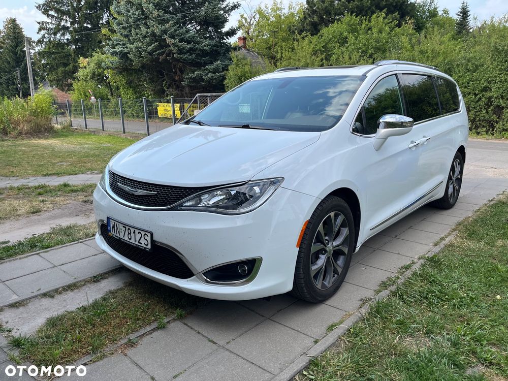 Chrysler Pacifica - 5