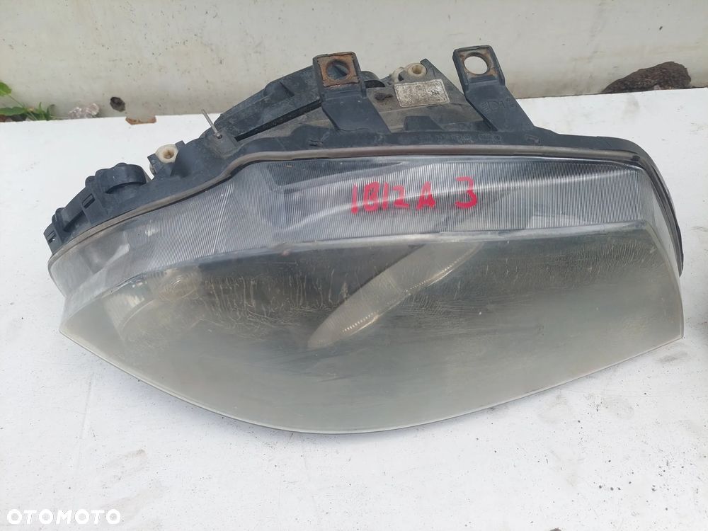 LAMPA PRZEDNIA PRAWA LEWA SEAT IBIZIA 3 EU - 5