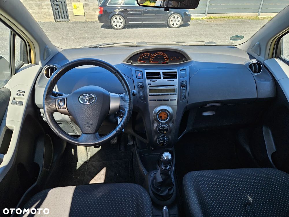 Toyota Yaris 1.4 D-4D Executive - 9