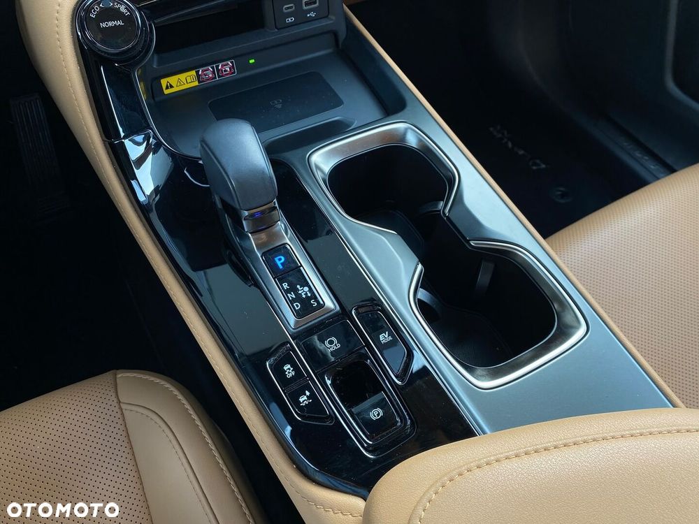 Lexus NX 350h Omotenashi AWD - 21