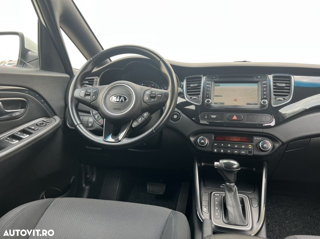 Kia Carens - 5