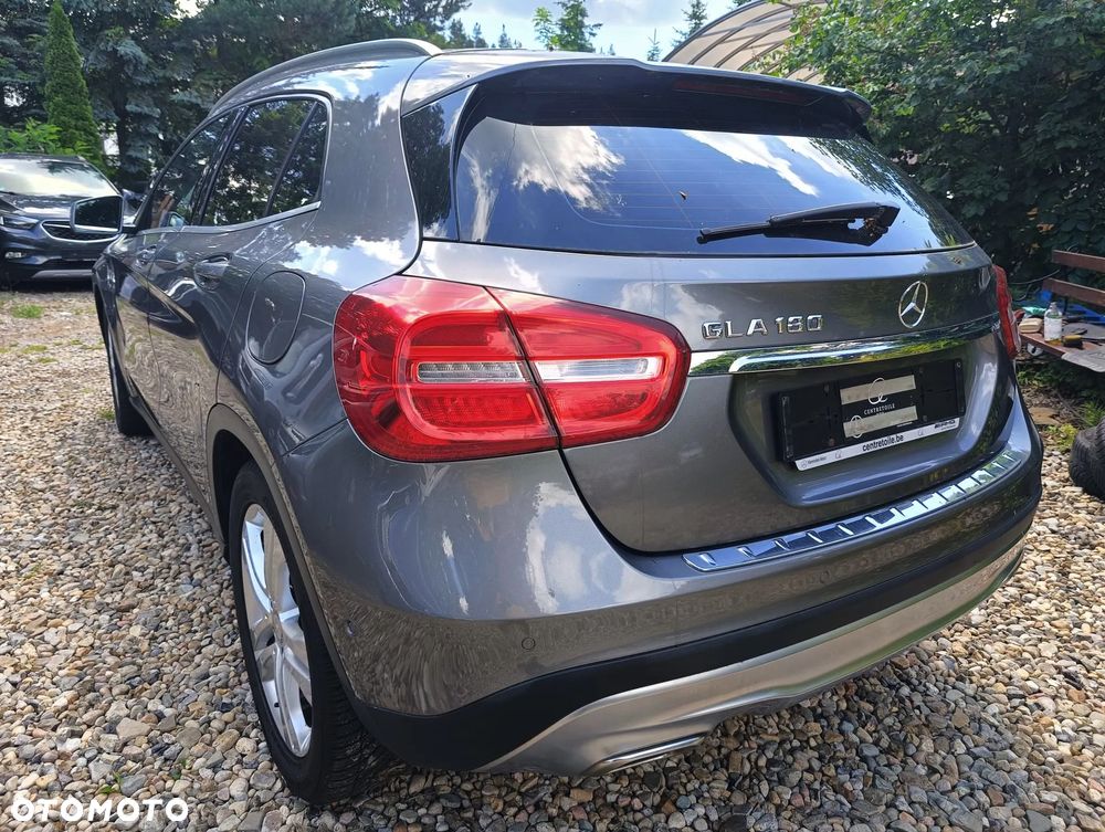 Mercedes-Benz GLA 180 Urban - 15