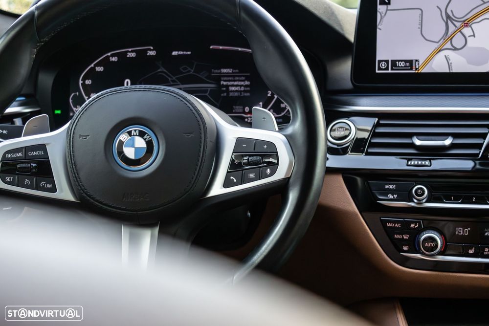 BMW 530 e Pack Desportivo M - 19