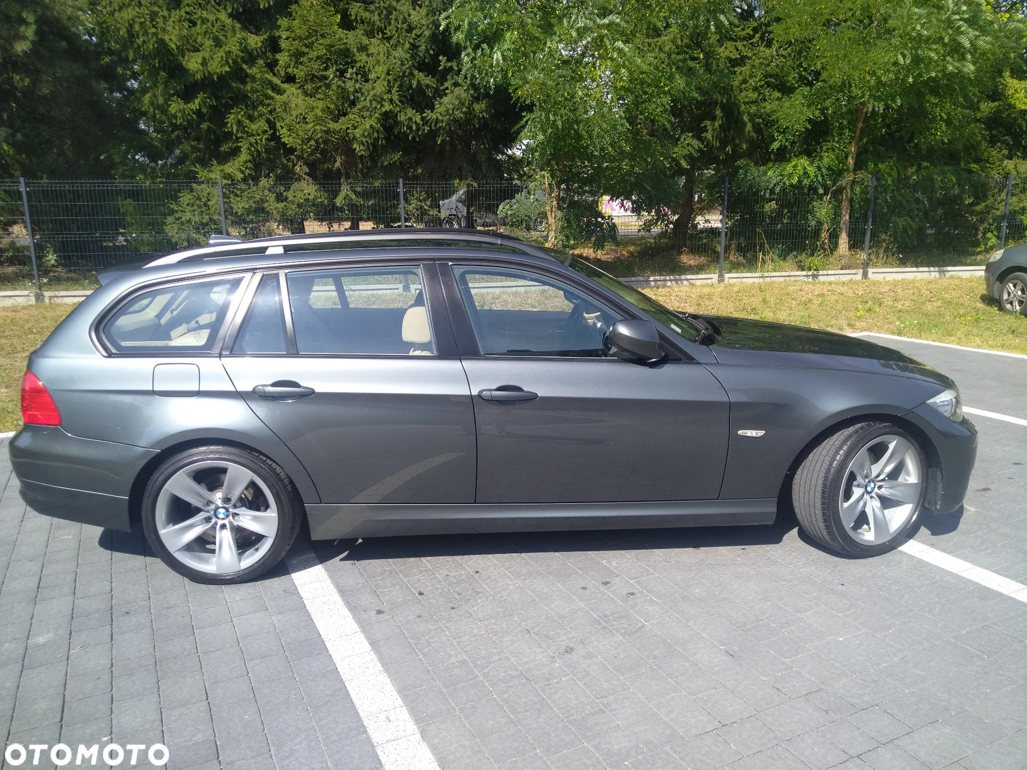 BMW Seria 3 318d DPF Touring - 6