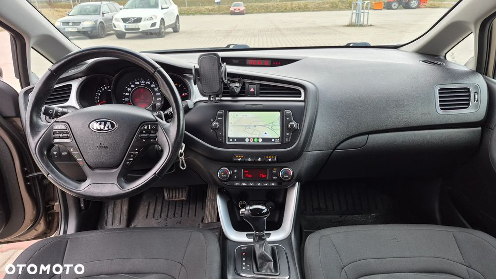 Kia Ceed 1.6 GDI Smart Plus DCT - 16