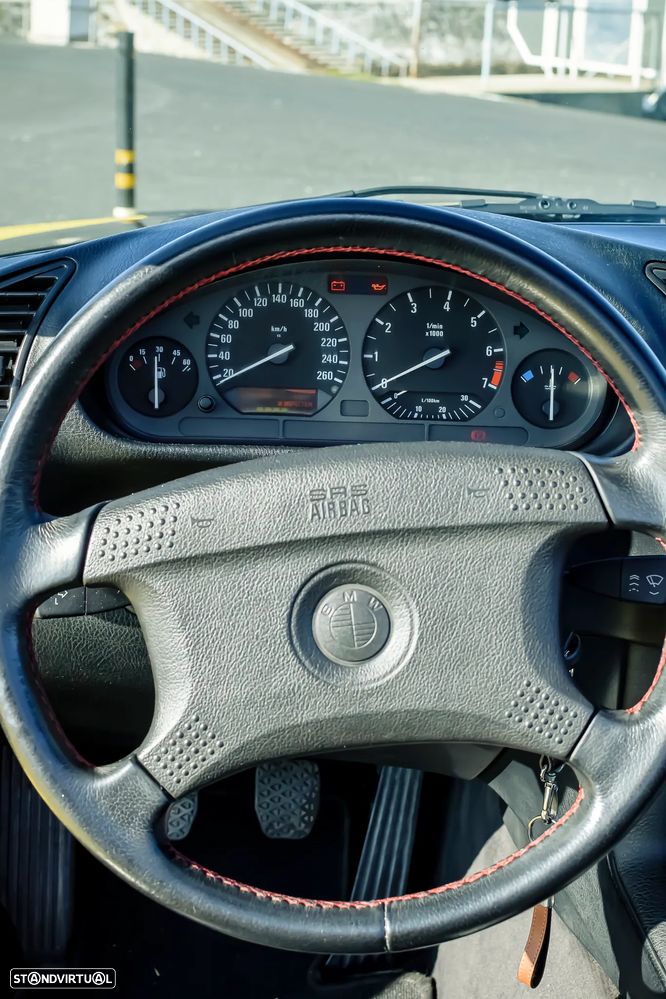 BMW 320 i Touring - 31