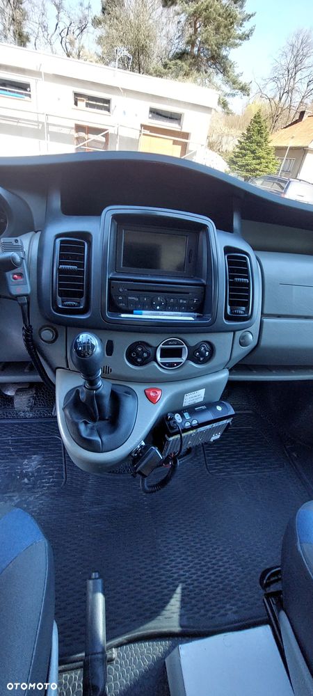 Renault Trafic ambulans - 19