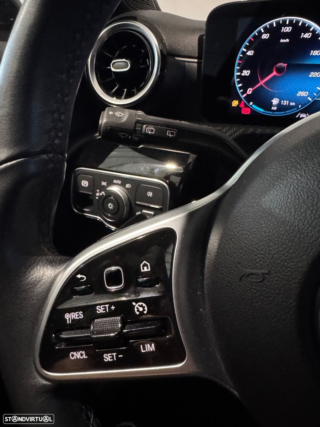 Mercedes-Benz CLA 180 - 50