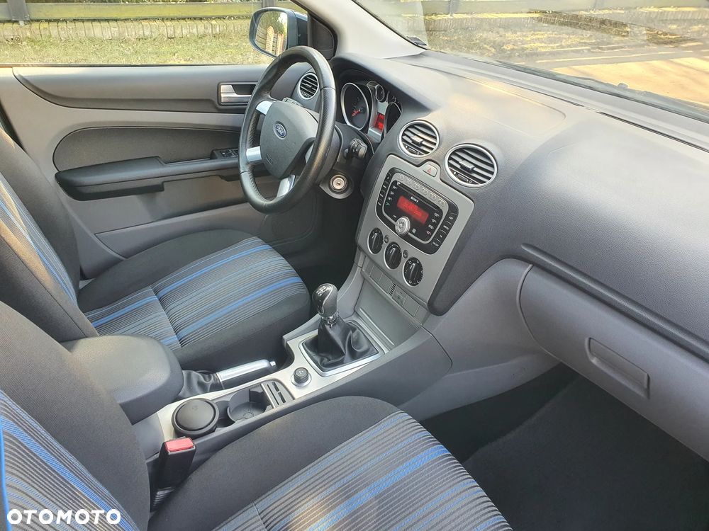 Ford Focus 1.8 Style - 29