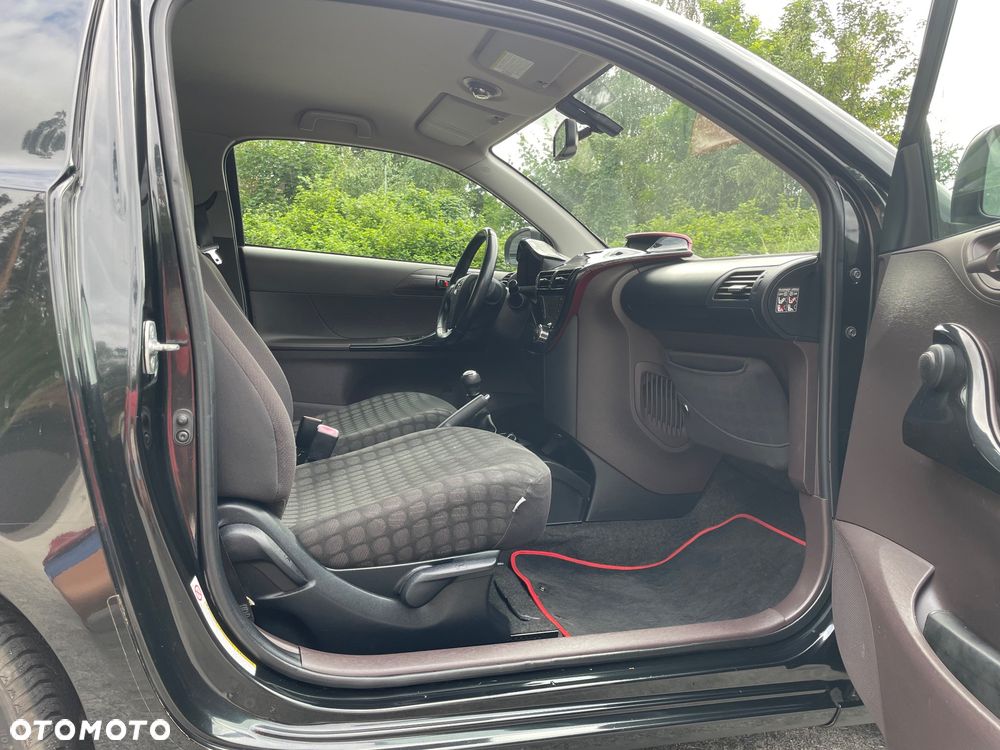 Toyota iQ 1.33 - 34
