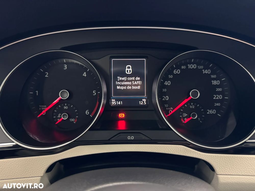 Volkswagen Passat 2.0 TDI (BlueMotion Technology) DSG Highline - 12