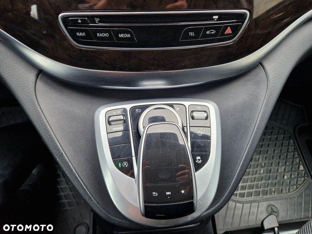 Mercedes-Benz Klasa V - 18