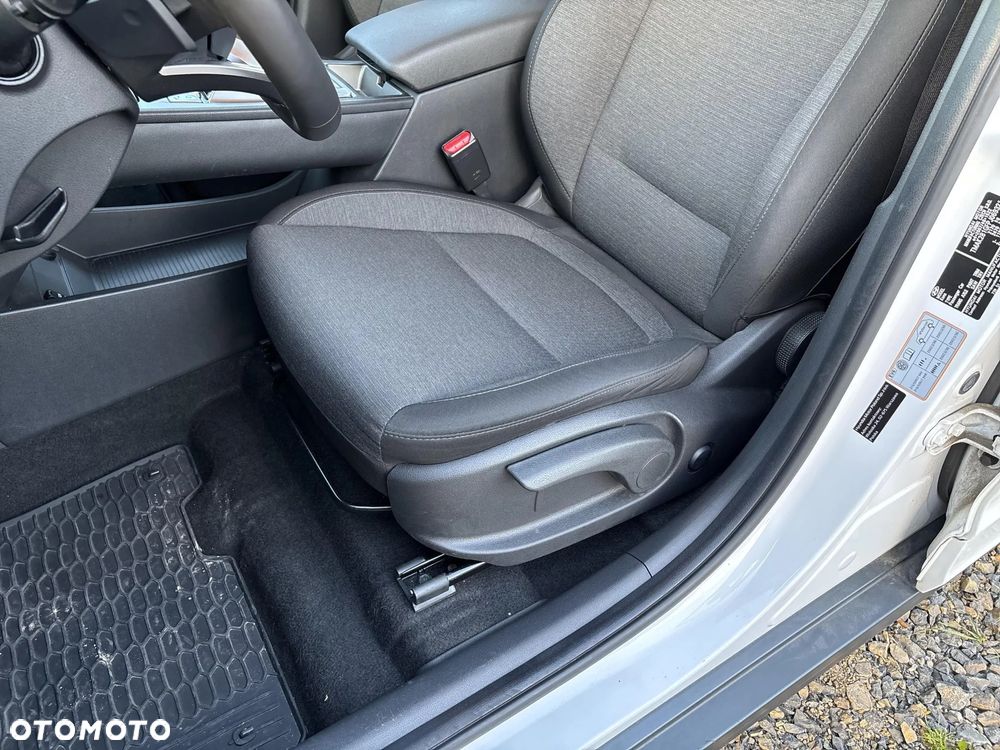 Hyundai Kona Electric 64kWh Modern - 12