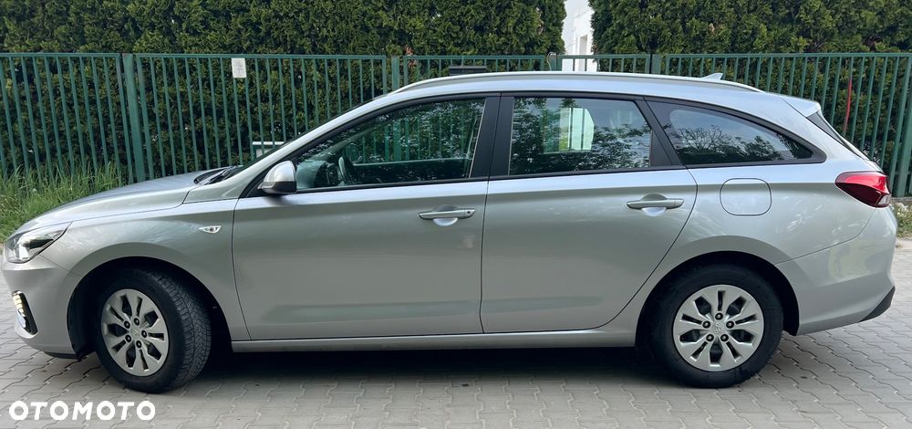Hyundai i30 1.6 D Classic + - 8