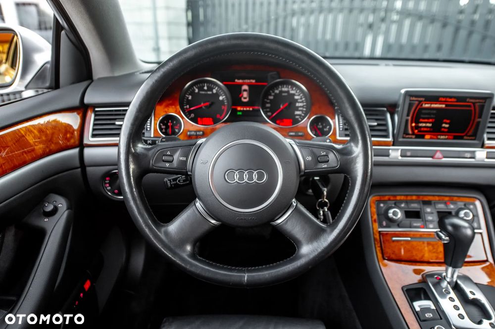 Audi A8 4.2 Quattro - 22