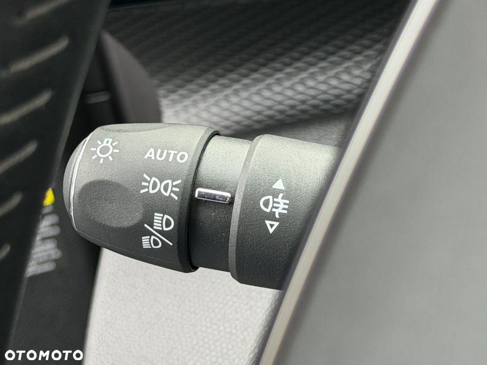 Peugeot 308 1.5 BlueHDi Allure S&S - 15