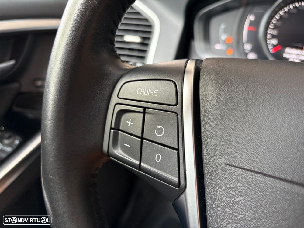 Volvo XC 60 2.0 D4 Dynamic Edition Geartronic - 15