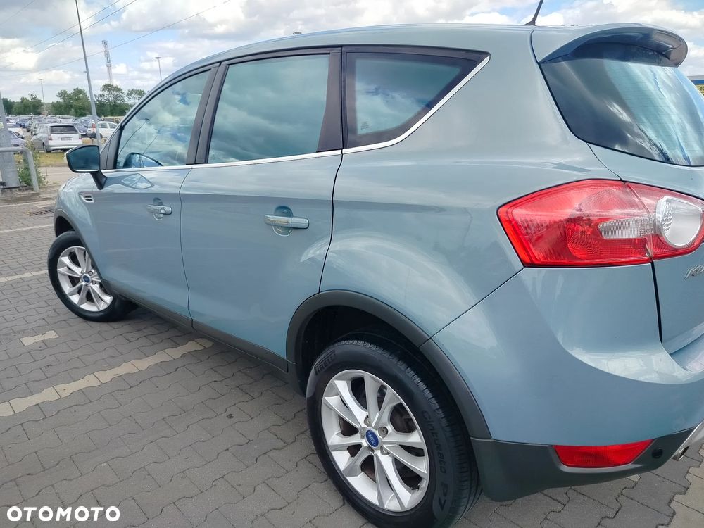 Ford Kuga 2.5 4x4 Titanium - 22