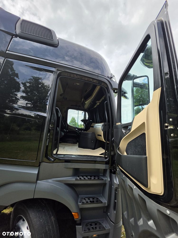 Mercedes-Benz Actros - 26