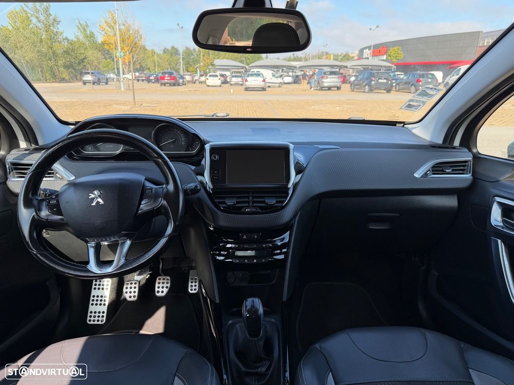 Peugeot 2008 1.2 PureTech Allure - 9