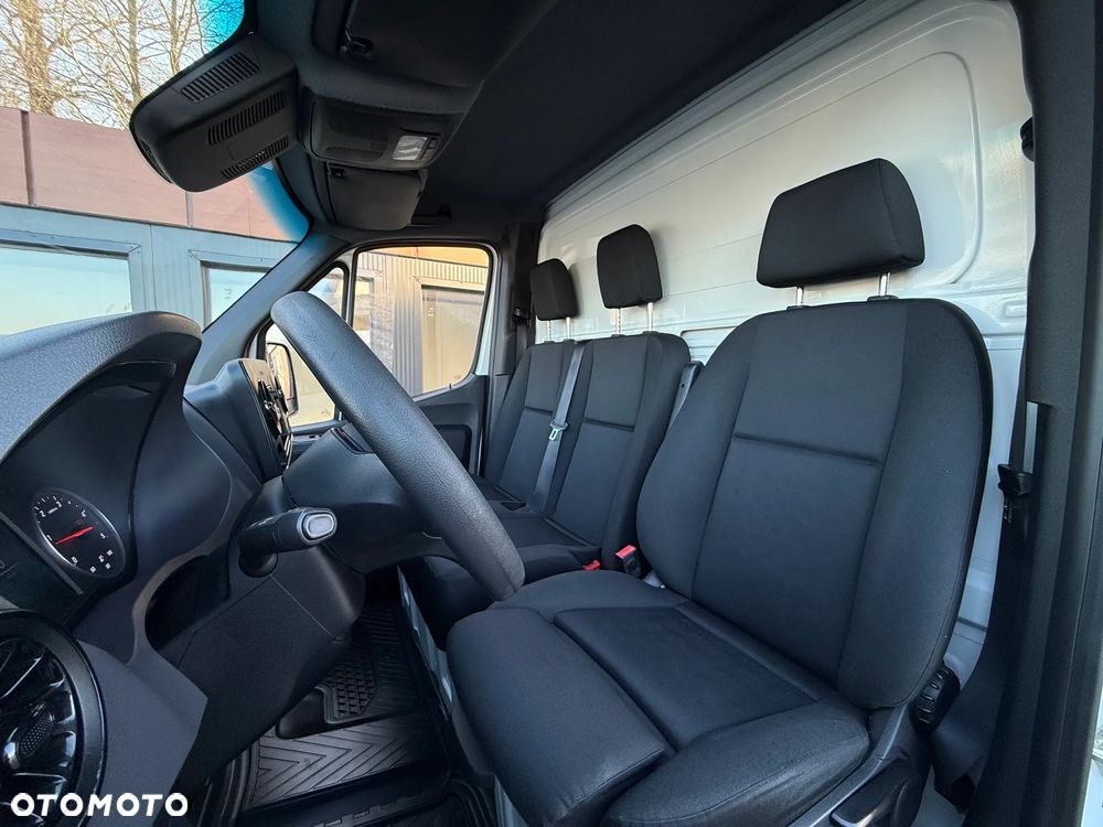 Mercedes-Benz Sprinter 514 CDI / 2.2 140KM / 2019 ROK / Kontener 4,2m + Winda Dhollandia 750KG / ZAREJESTROWANY W PL - 22