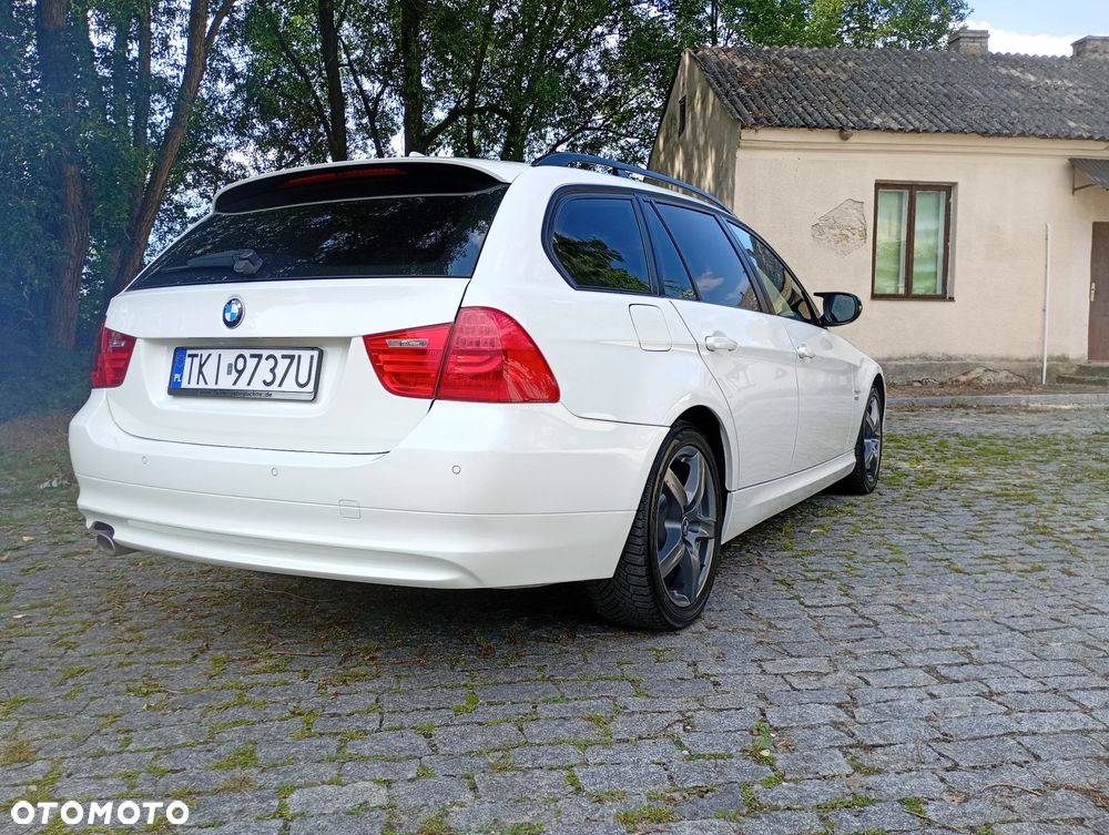 BMW Seria 3 320d xDrive DPF - 14