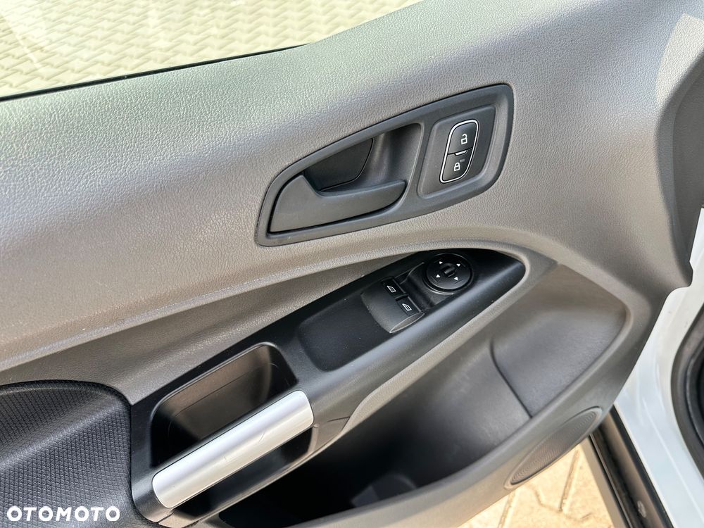 Ford Transit Connect - 15