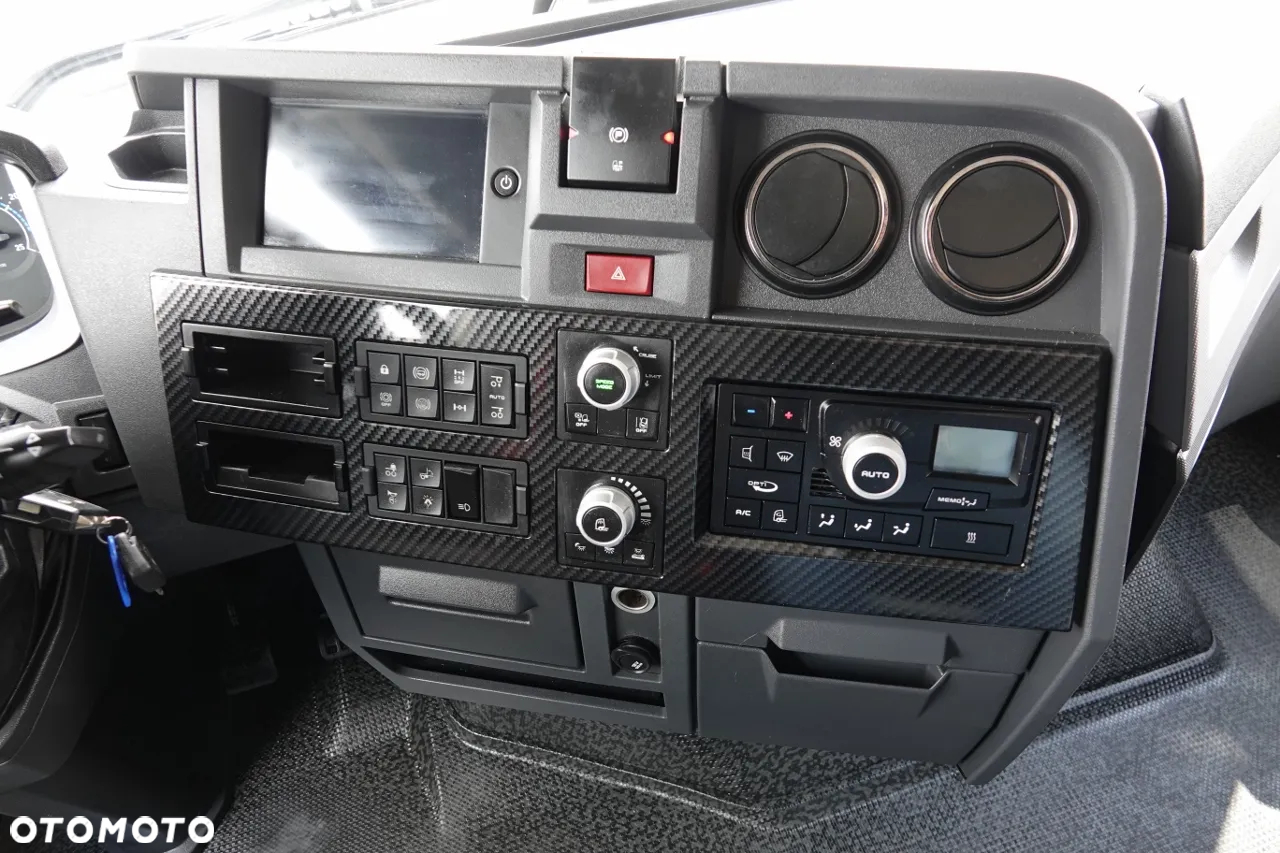 Renault T 440 / 6X2 / SOLÓWKA / FIRANKA 9.5 M / KLIMA POSTOJOWA  / WINDA / ALUFELGI / OŚ PODNOSZONA / PO KONTRAKCIE SERWISOWYM - 31